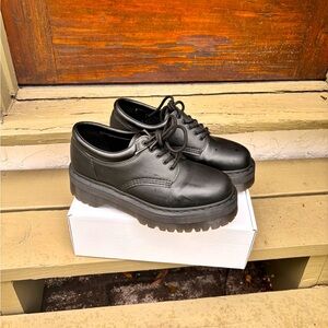 Women’s platform Dr Martens size 9
